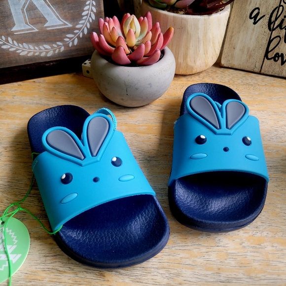 Funky Monkey Rabbit Slides - Picture 3 of 12